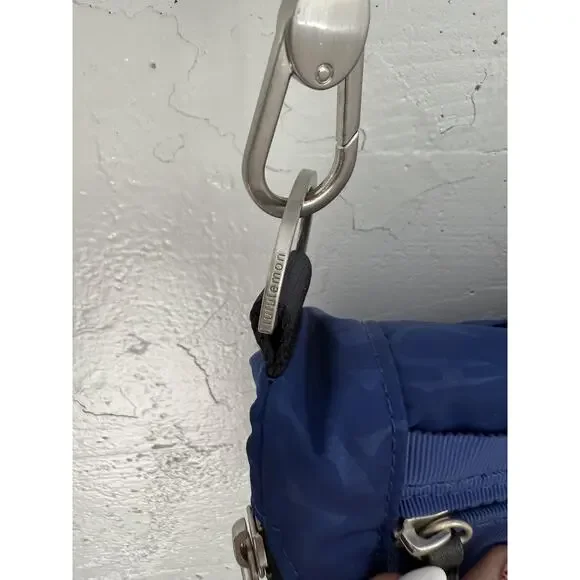 Lululemon Crossbody Bag Womens Adjustable Strap Festival Purse Shadow wrap Blue - Picture 5 of 12